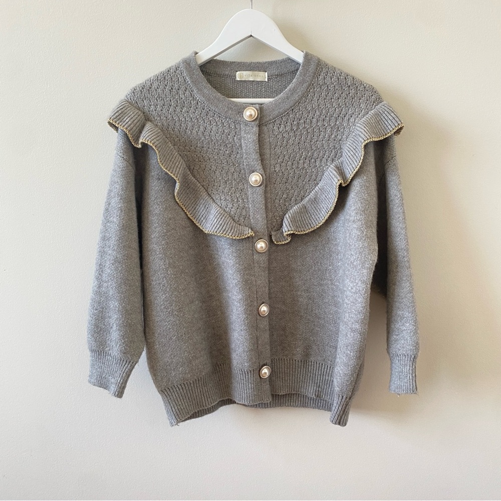 Vita Grace Gray Ruffled Women's Sweater Pearl Buttons Size Small - Picture 2 of 9